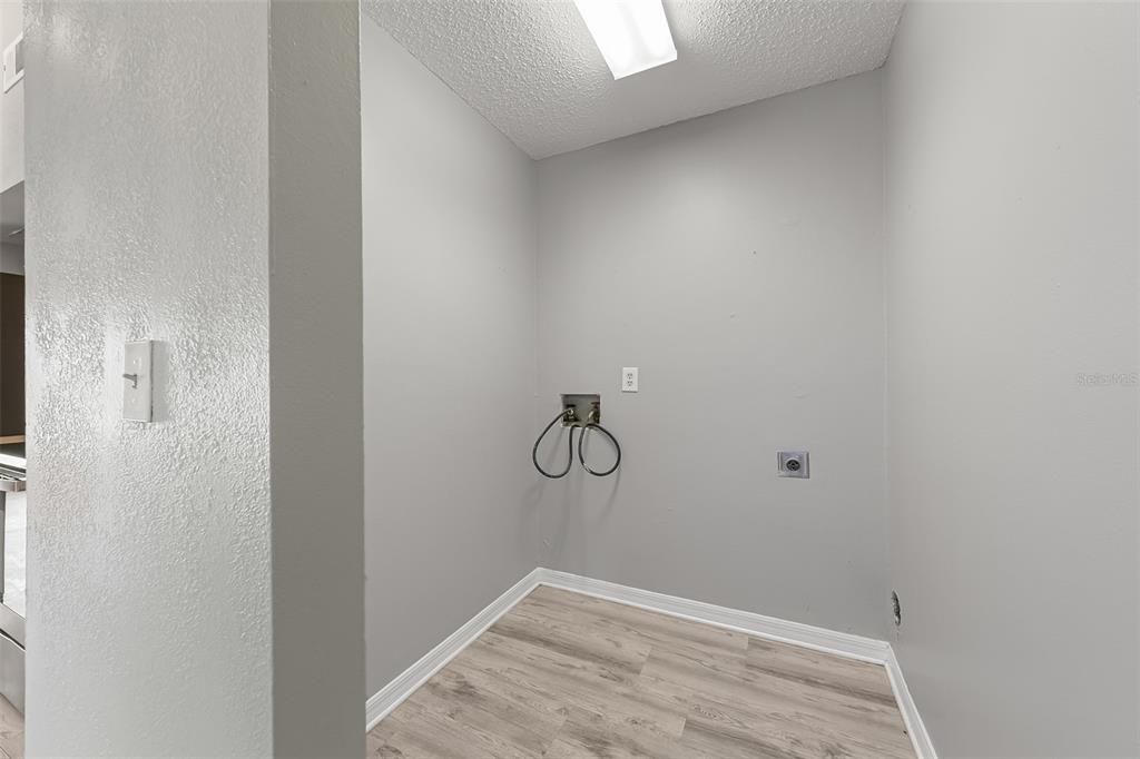 For Sale: $229,900 (3 beds, 2 baths, 1188 Square Feet)