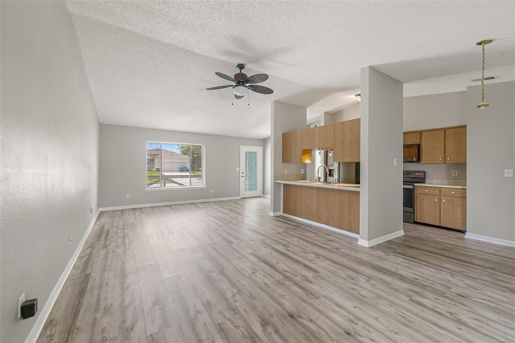 For Sale: $229,900 (3 beds, 2 baths, 1188 Square Feet)