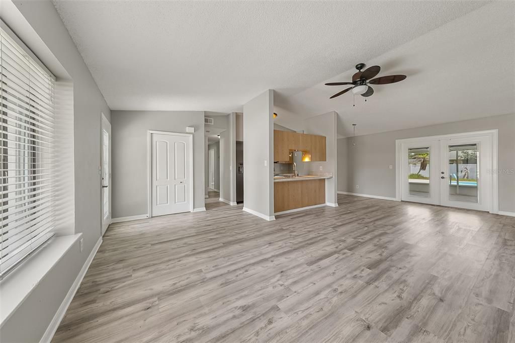 For Sale: $229,900 (3 beds, 2 baths, 1188 Square Feet)