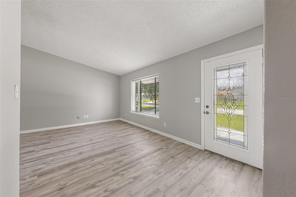 For Sale: $229,900 (3 beds, 2 baths, 1188 Square Feet)