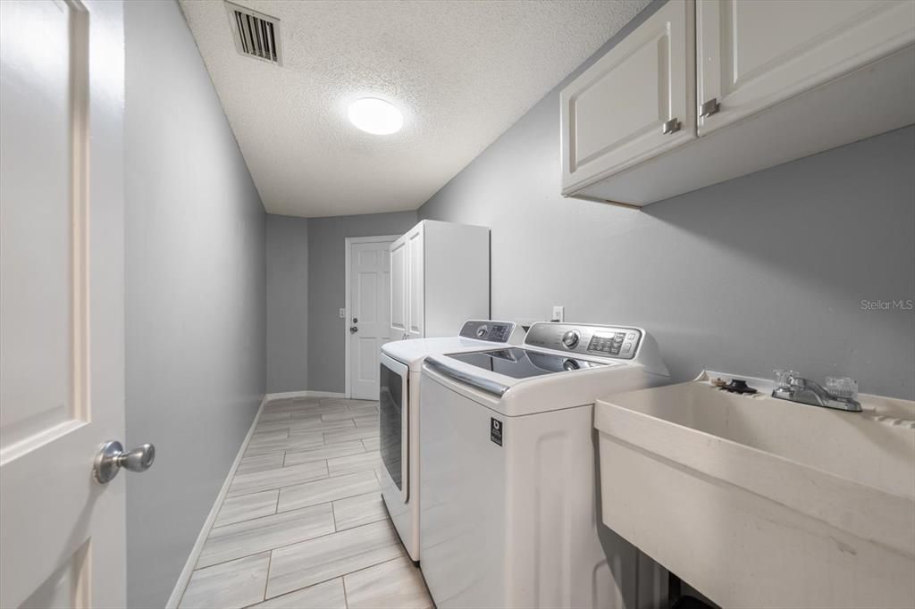 For Sale: $1,195,000 (4 beds, 3 baths, 3326 Square Feet)