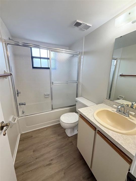 En Venta: $128,000 (2 camas, 2 baños, 838 Pies cuadrados)