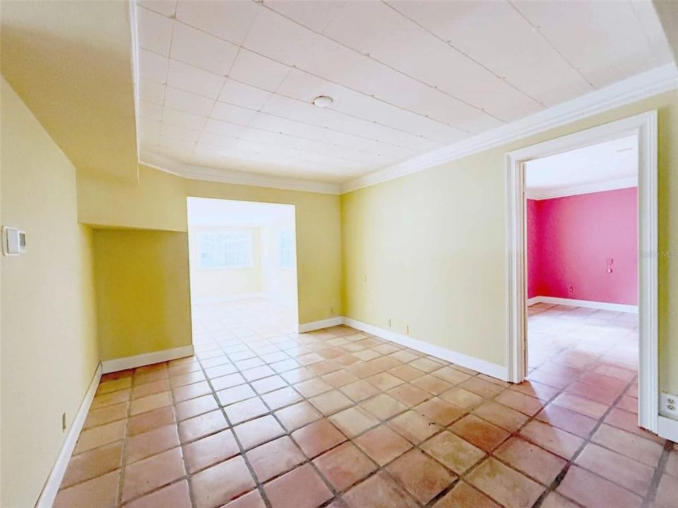 For Sale: $120,000 (2 beds, 1 baths, 1008 Square Feet)