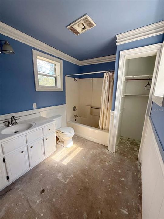 For Sale: $120,000 (2 beds, 1 baths, 1008 Square Feet)