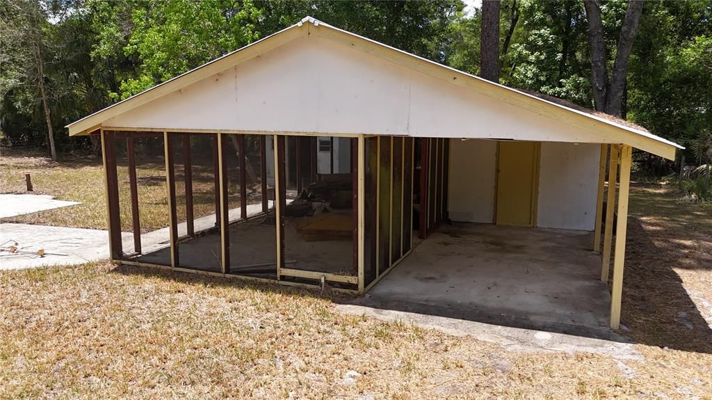 For Sale: $120,000 (2 beds, 1 baths, 1008 Square Feet)