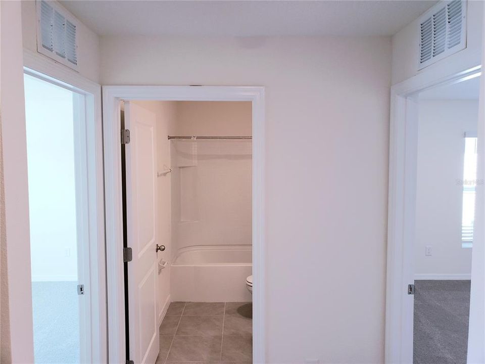 En Renta: $2,500 (4 camas, 2 baños, 1827 Pies cuadrados)