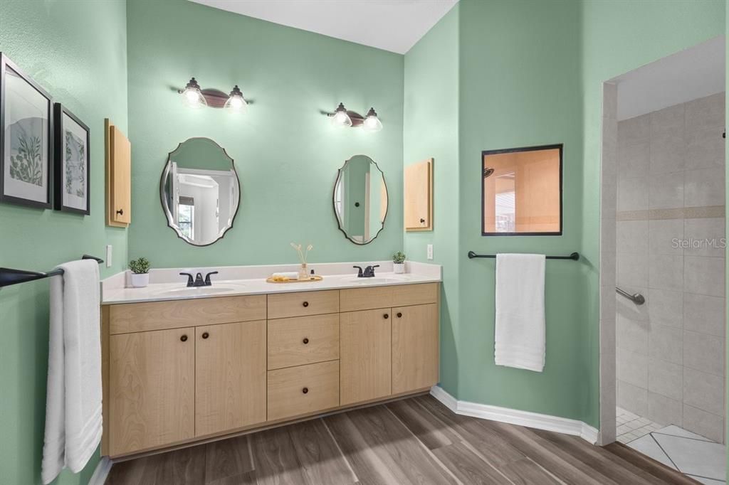 For Sale: $425,000 (3 beds, 2 baths, 1785 Square Feet)
