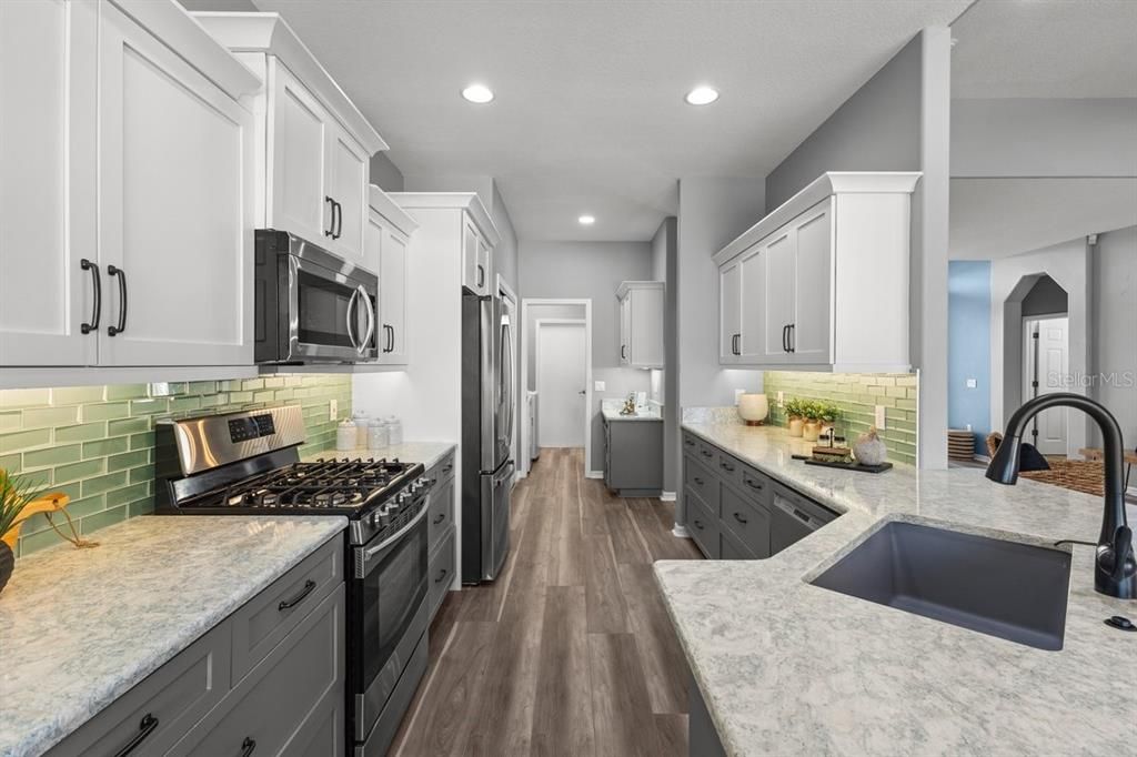 For Sale: $425,000 (3 beds, 2 baths, 1785 Square Feet)