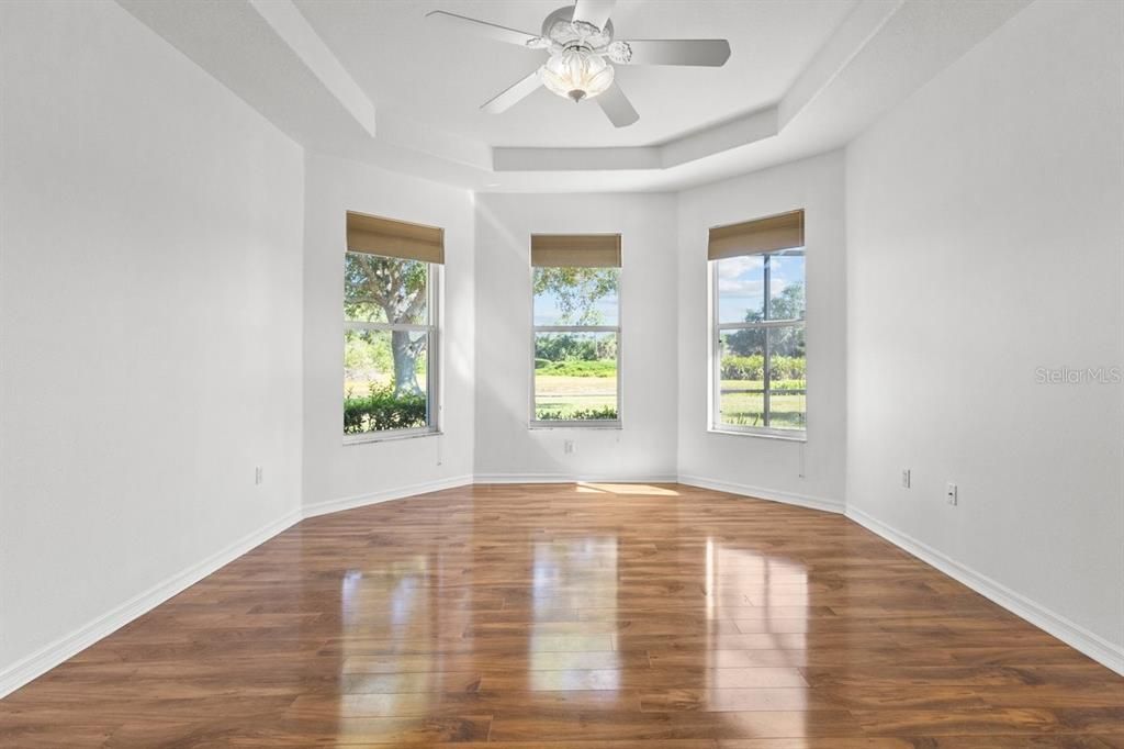 For Sale: $425,000 (3 beds, 2 baths, 1785 Square Feet)