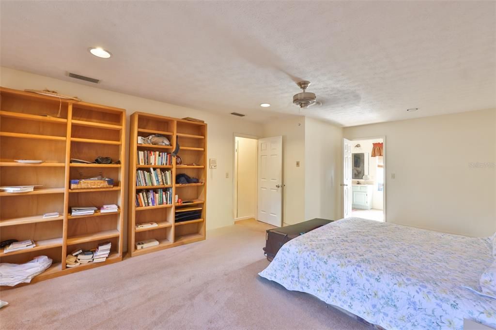 For Sale: $425,000 (4 beds, 2 baths, 2736 Square Feet)