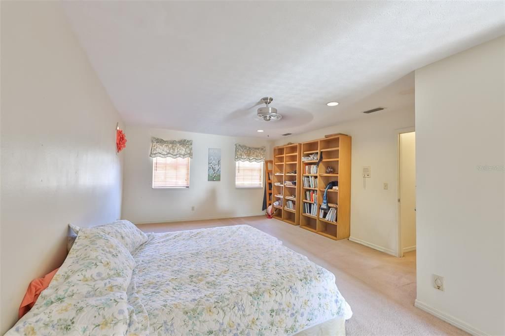 For Sale: $425,000 (4 beds, 2 baths, 2736 Square Feet)