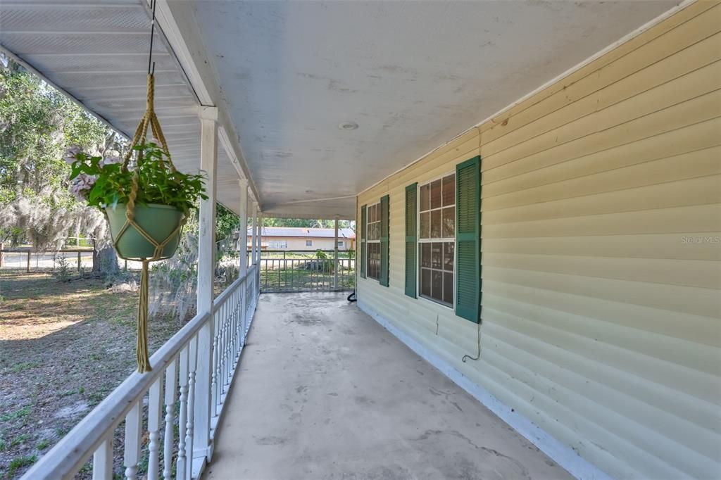 For Sale: $425,000 (4 beds, 2 baths, 2736 Square Feet)
