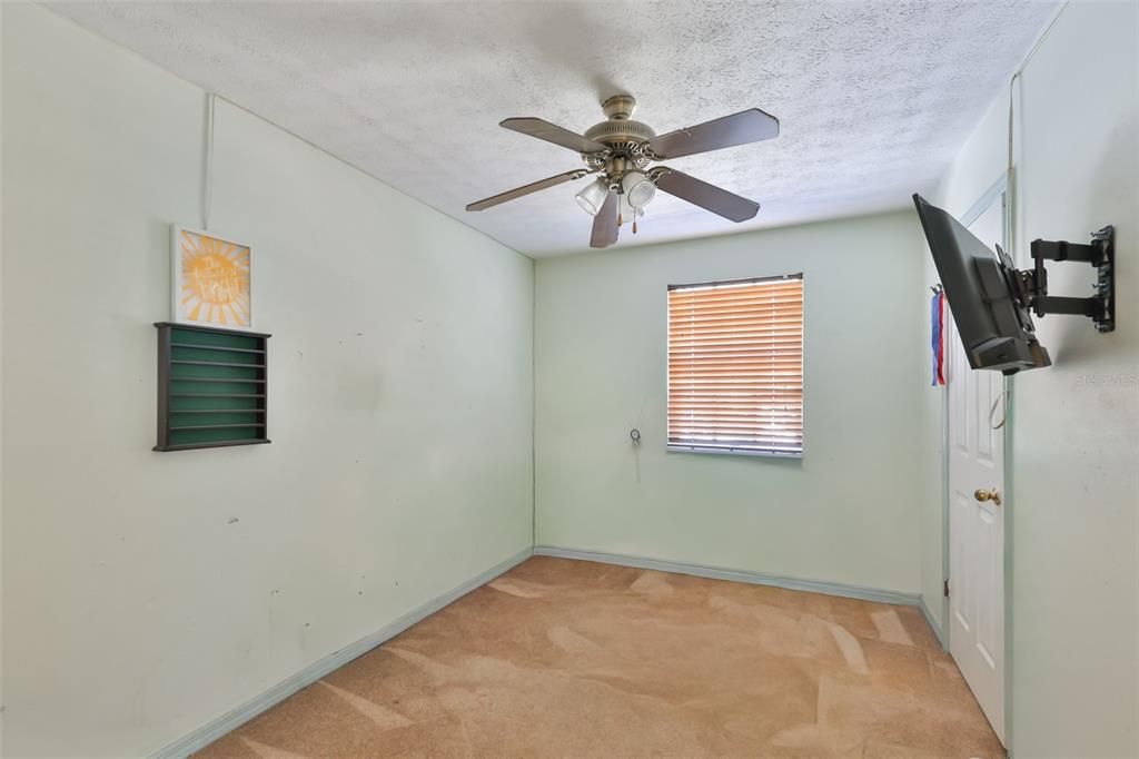 For Sale: $425,000 (4 beds, 2 baths, 2736 Square Feet)