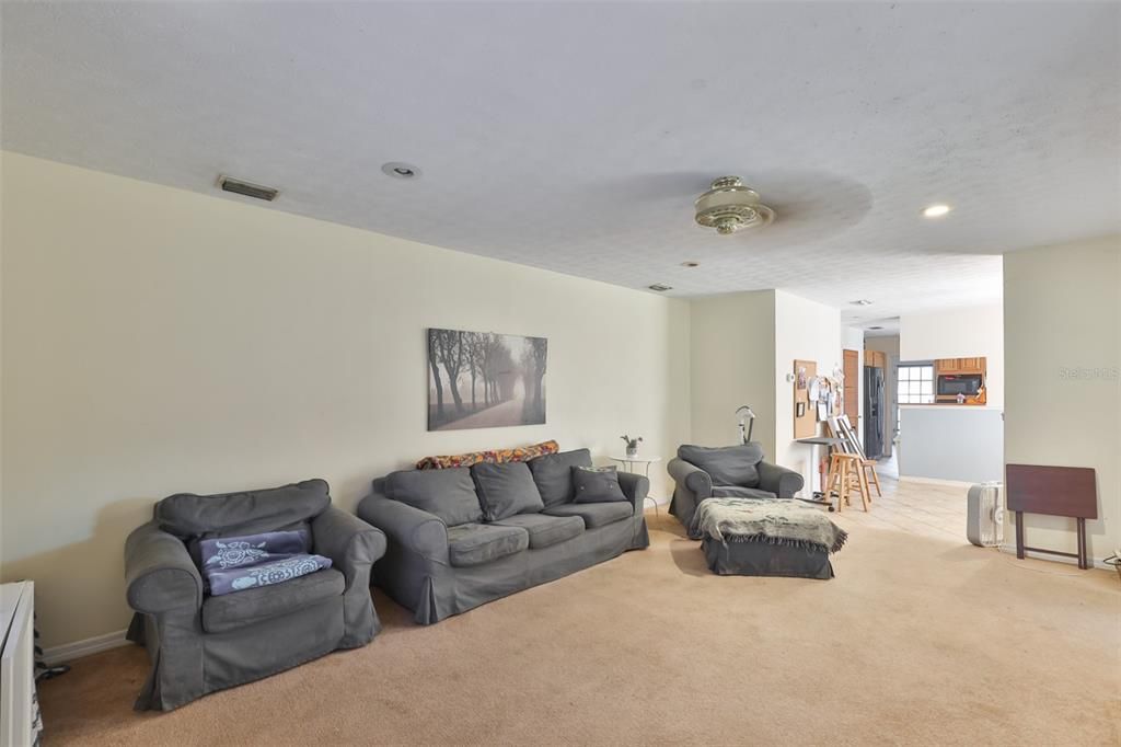 For Sale: $425,000 (4 beds, 2 baths, 2736 Square Feet)