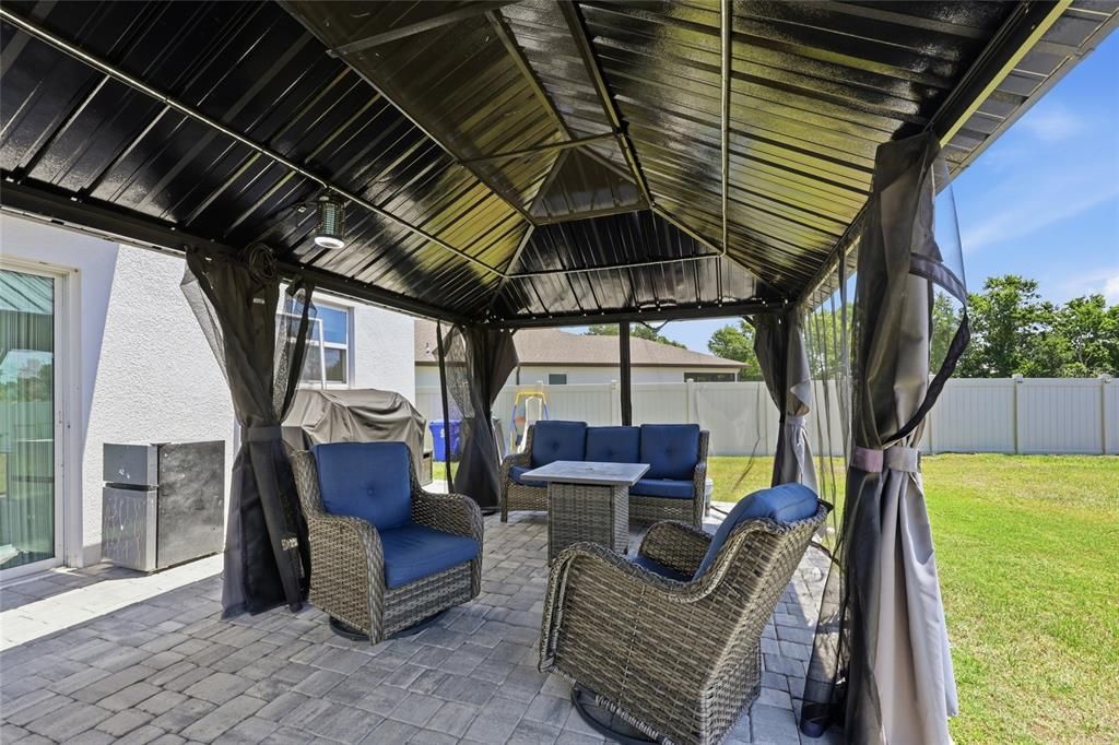 For Sale: $415,000 (5 beds, 3 baths, 2537 Square Feet)