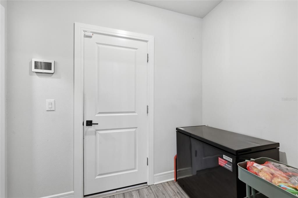 For Sale: $415,000 (5 beds, 3 baths, 2537 Square Feet)