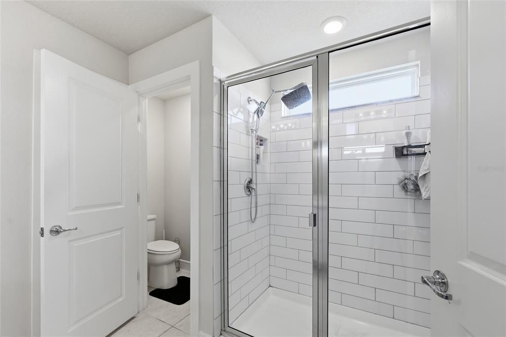 For Sale: $415,000 (5 beds, 3 baths, 2537 Square Feet)