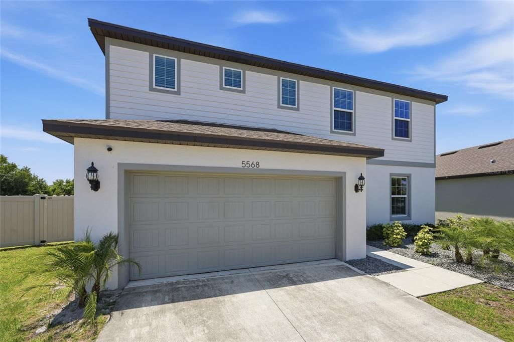 For Sale: $415,000 (5 beds, 3 baths, 2537 Square Feet)