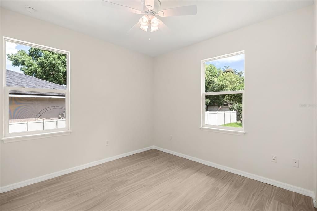 Activo con contrato: $414,900 (4 camas, 3 baños, 1769 Pies cuadrados)