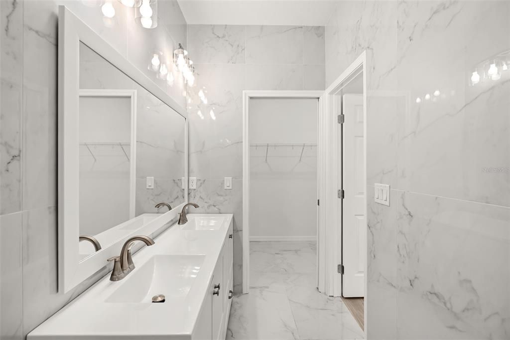 Activo con contrato: $414,900 (4 camas, 3 baños, 1769 Pies cuadrados)