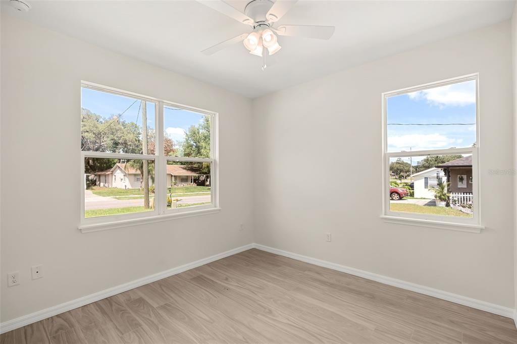 Activo con contrato: $414,900 (4 camas, 3 baños, 1769 Pies cuadrados)