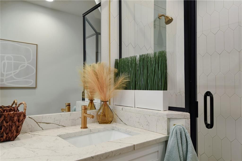 For Rent: $2,750 (2 beds, 1 baths, 1066 Square Feet)