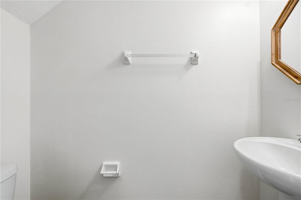 For Rent: $2,300 (3 beds, 2 baths, 1366 Square Feet)