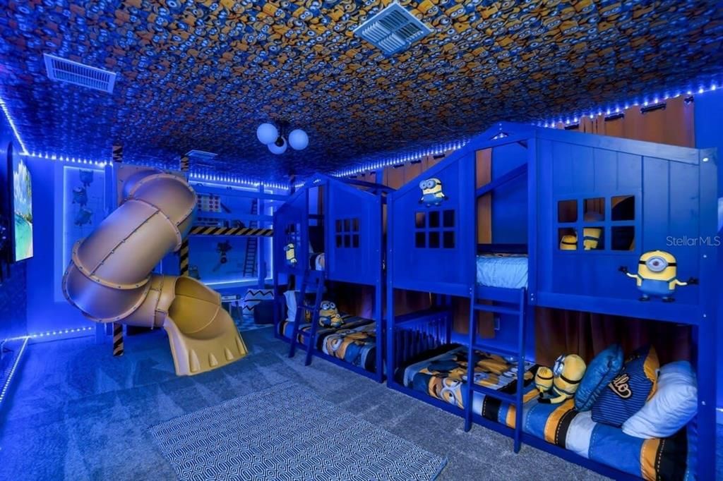 На продажу: $1,050,000 (8 спален, 5 ванн, 4289 Квадратных фут)