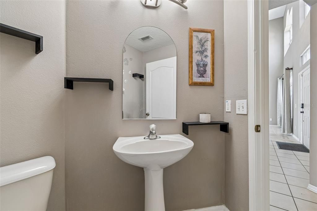 For Sale: $450,000 (4 beds, 2 baths, 2551 Square Feet)