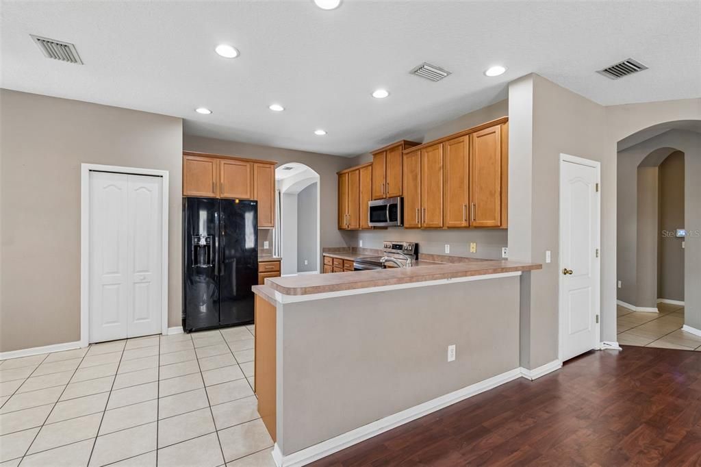 For Sale: $450,000 (4 beds, 2 baths, 2551 Square Feet)