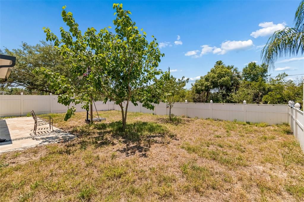 For Sale: $450,000 (4 beds, 2 baths, 2551 Square Feet)