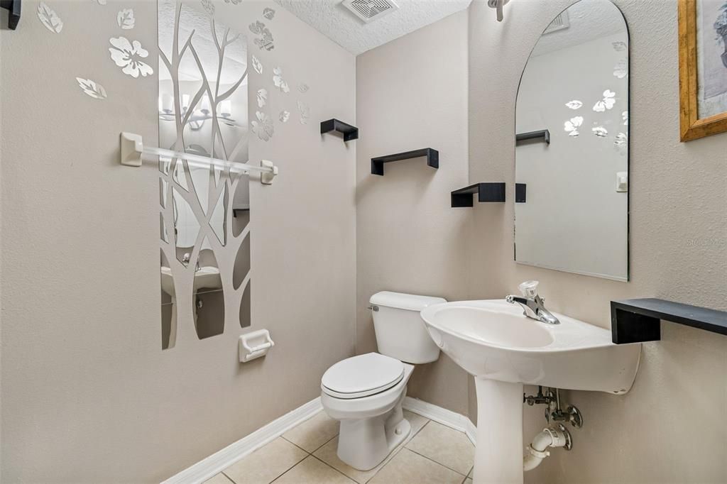 For Sale: $450,000 (4 beds, 2 baths, 2551 Square Feet)