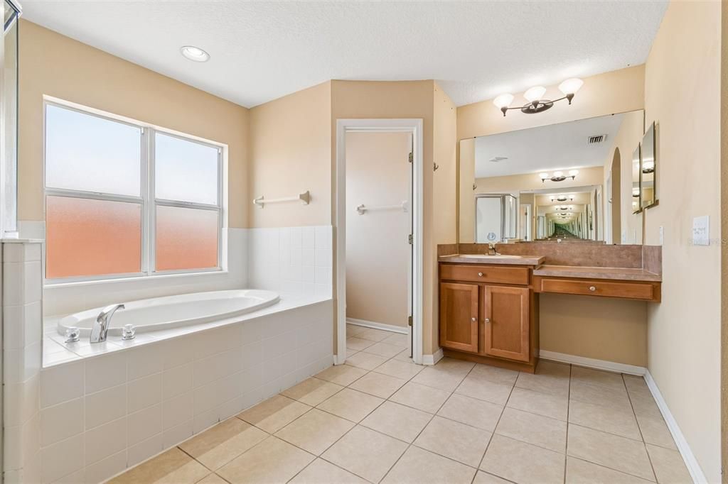 For Sale: $450,000 (4 beds, 2 baths, 2551 Square Feet)