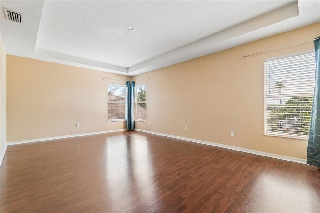 For Sale: $450,000 (4 beds, 2 baths, 2551 Square Feet)