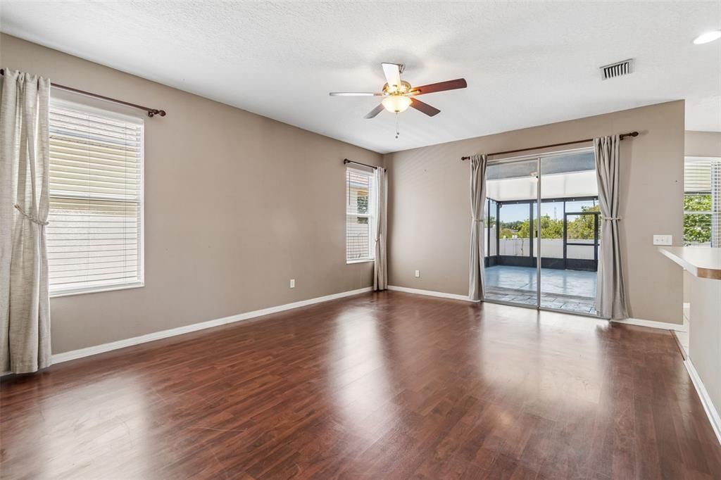 For Sale: $450,000 (4 beds, 2 baths, 2551 Square Feet)