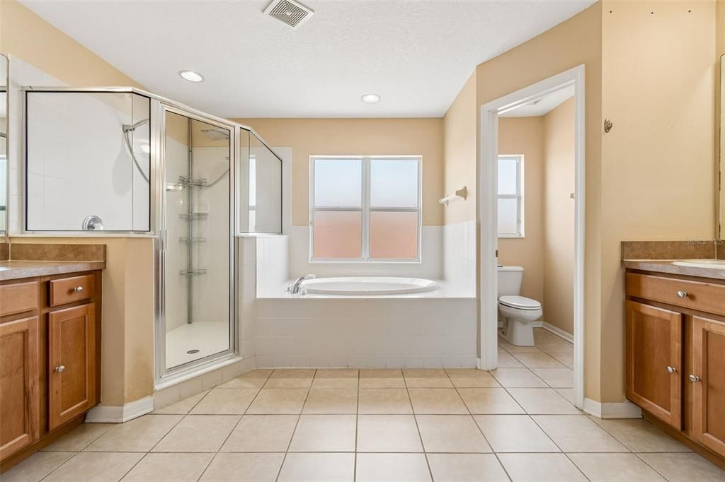 For Sale: $450,000 (4 beds, 2 baths, 2551 Square Feet)