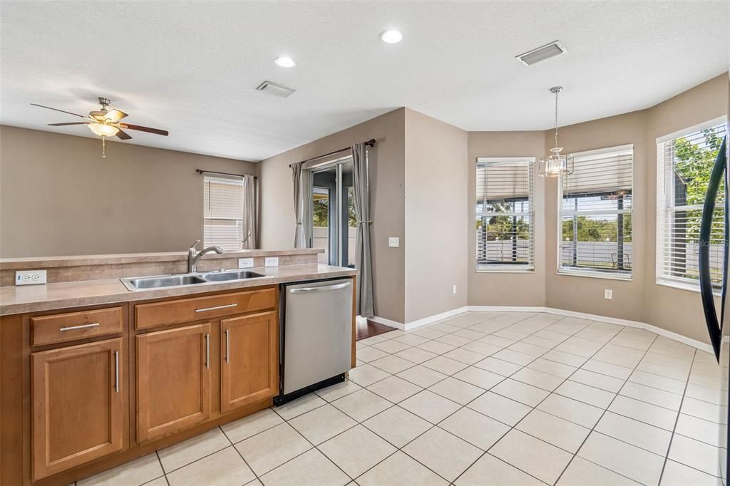 For Sale: $450,000 (4 beds, 2 baths, 2551 Square Feet)