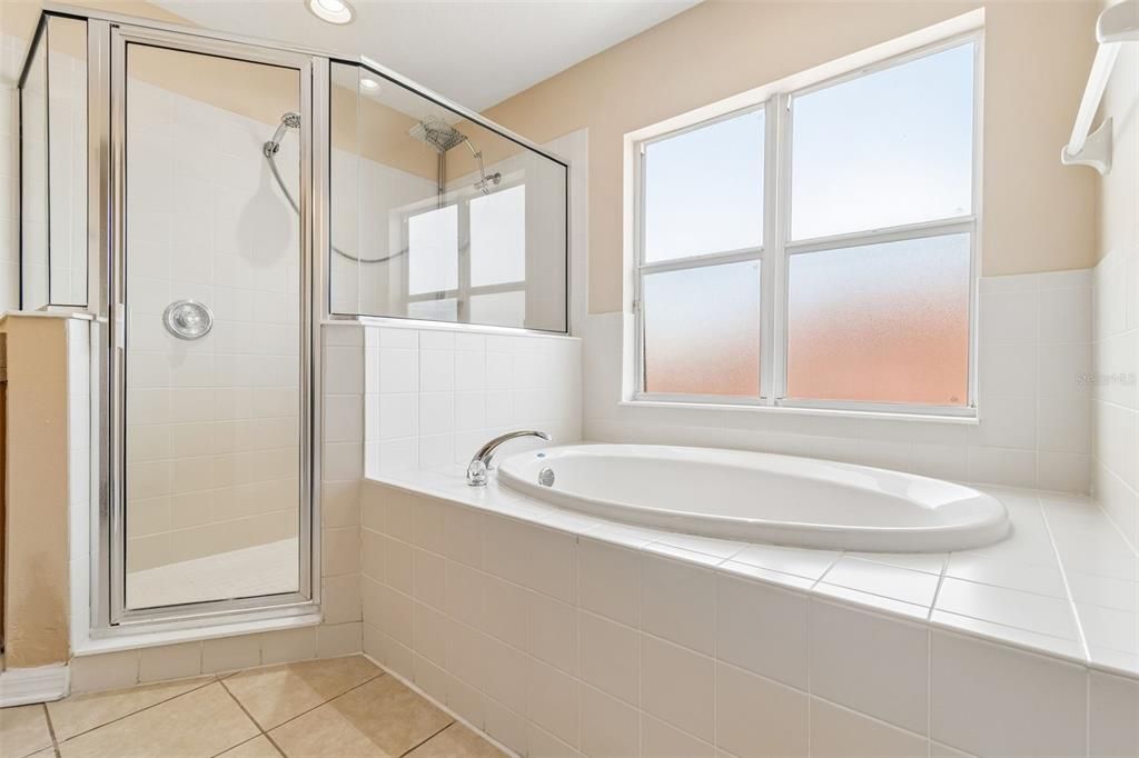 For Sale: $450,000 (4 beds, 2 baths, 2551 Square Feet)