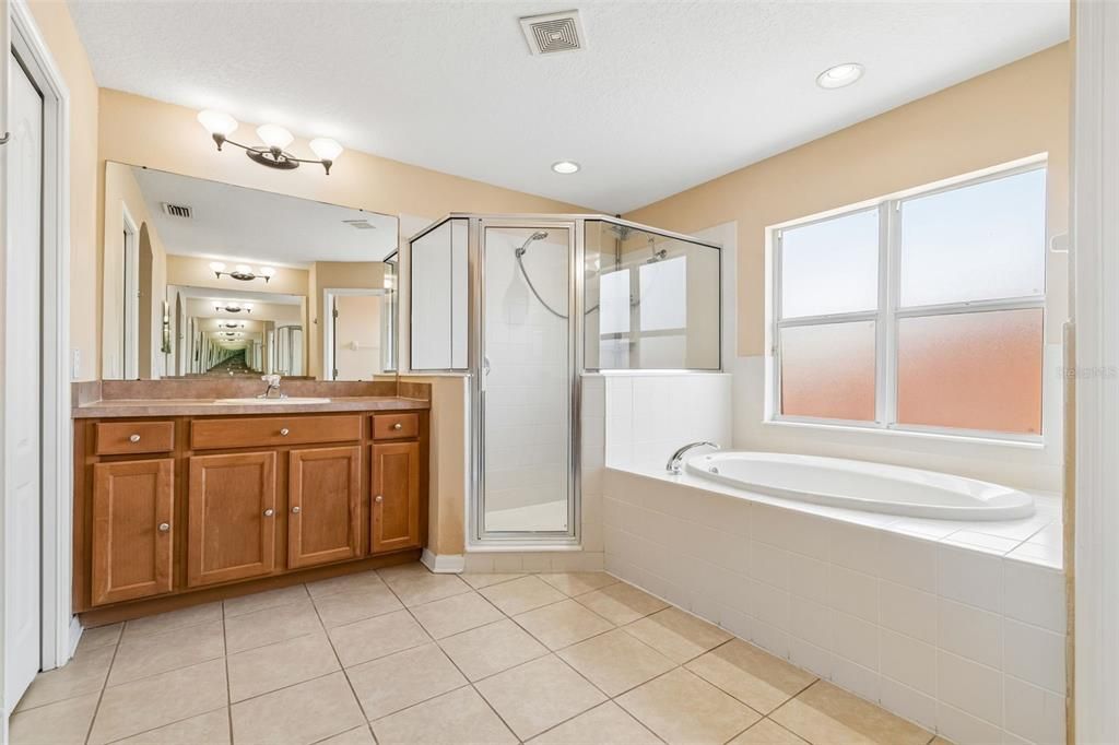 For Sale: $450,000 (4 beds, 2 baths, 2551 Square Feet)