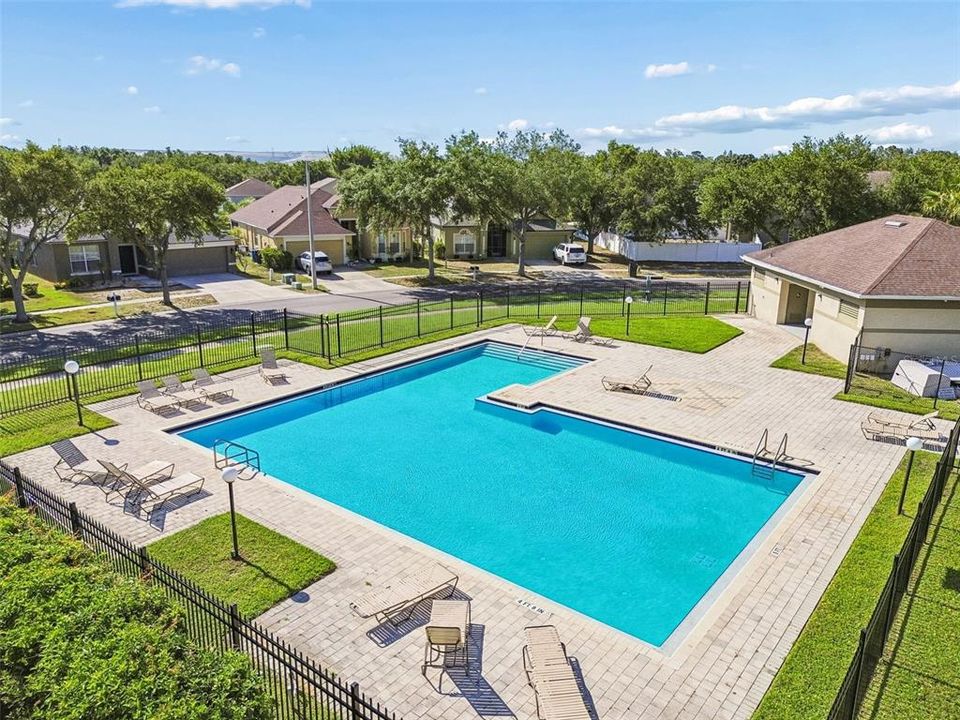 For Sale: $450,000 (4 beds, 2 baths, 2551 Square Feet)