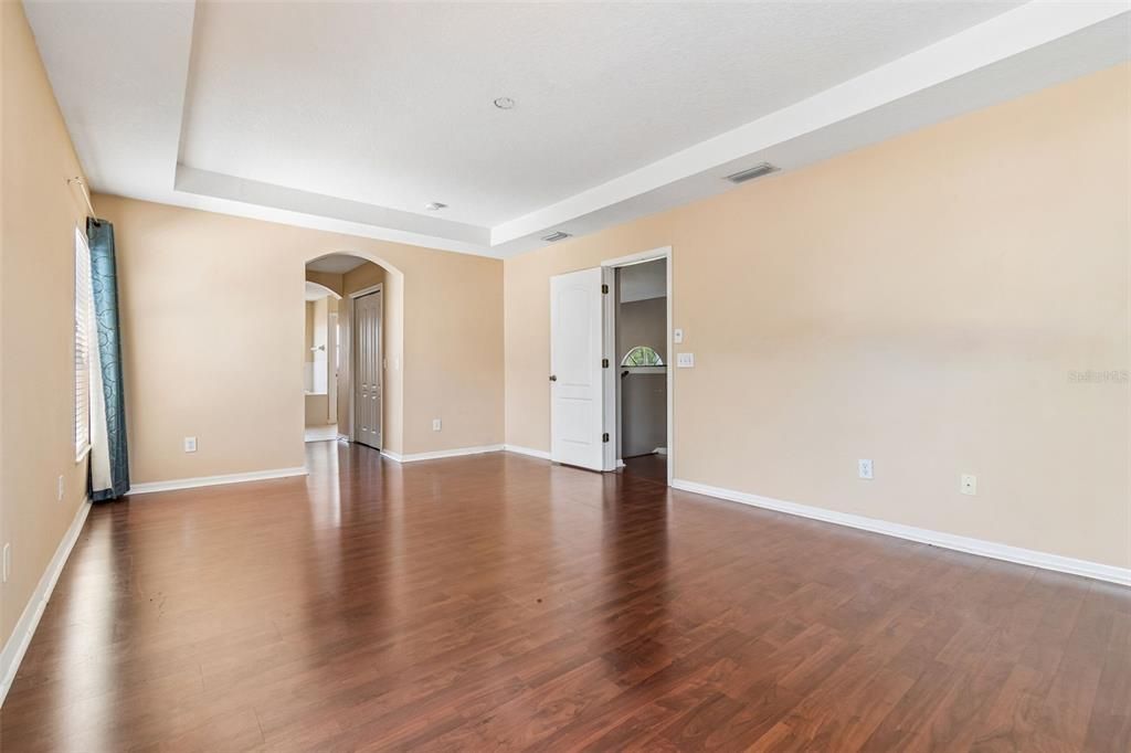 For Sale: $450,000 (4 beds, 2 baths, 2551 Square Feet)