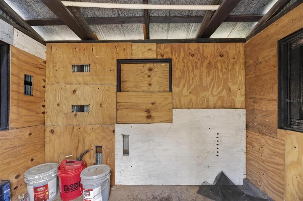 Под контрактом: $220,000 (2 спален, 1 ванн, 980 Квадратных фут)