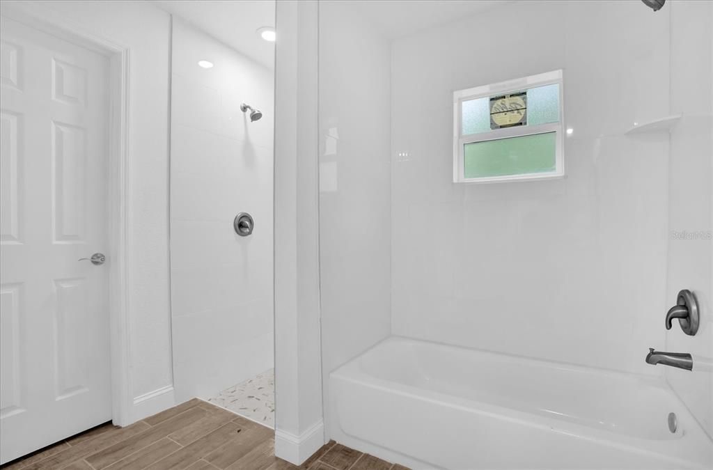 На продажу: $379,900 (3 спален, 2 ванн, 1455 Квадратных фут)