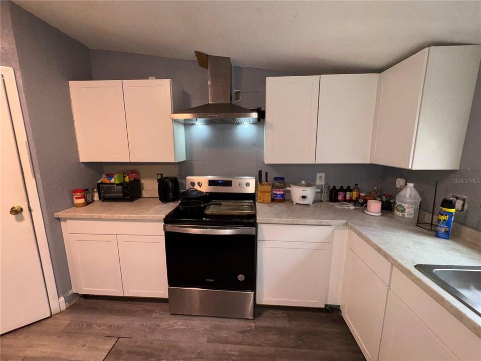 На продажу: $168,000 (4 спален, 2 ванн, 1643 Квадратных фут)