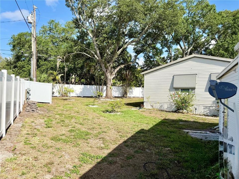 For Sale: $132,000 (2 beds, 2 baths, 800 Square Feet)