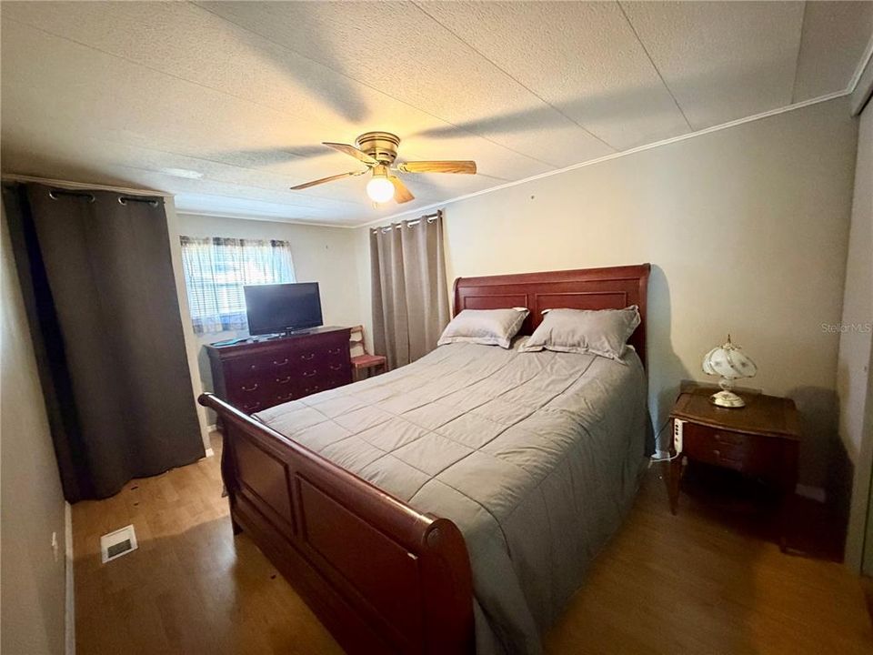 For Sale: $132,000 (2 beds, 2 baths, 800 Square Feet)