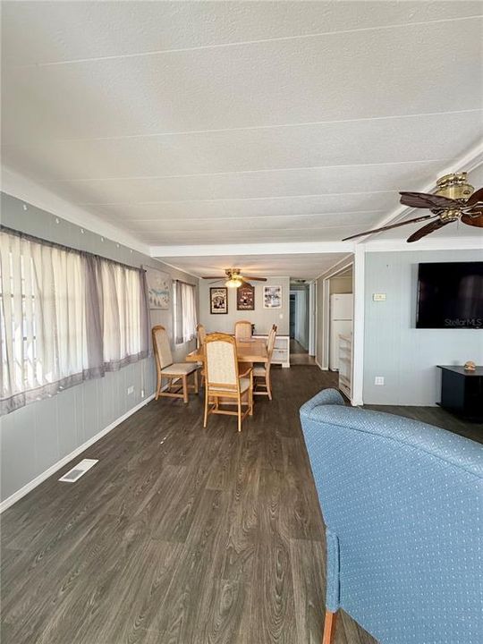 For Sale: $132,000 (2 beds, 2 baths, 800 Square Feet)