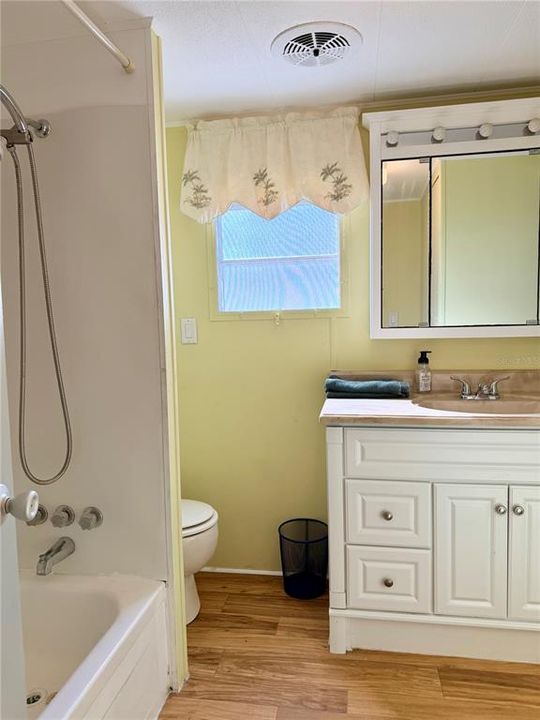 For Sale: $132,000 (2 beds, 2 baths, 800 Square Feet)