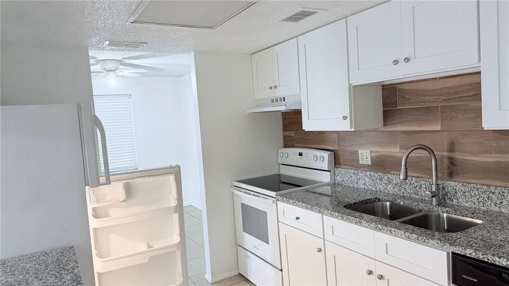 En Venta: $155,000 (2 camas, 2 baños, 915 Pies cuadrados)