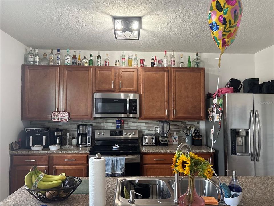 En Venta: $315,000 (4 camas, 2 baños, 2526 Pies cuadrados)